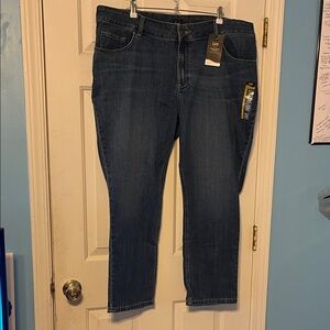 NWT Women’s Lee Dark Blue Relaxed Mid Rise Jeans